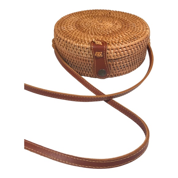 Woven Bali Style Rattan Bag - Picture 6 of 9